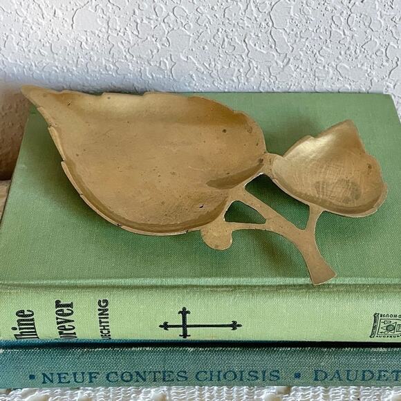 Small Vintage Indian Brass Dish - Picture 5 of 16